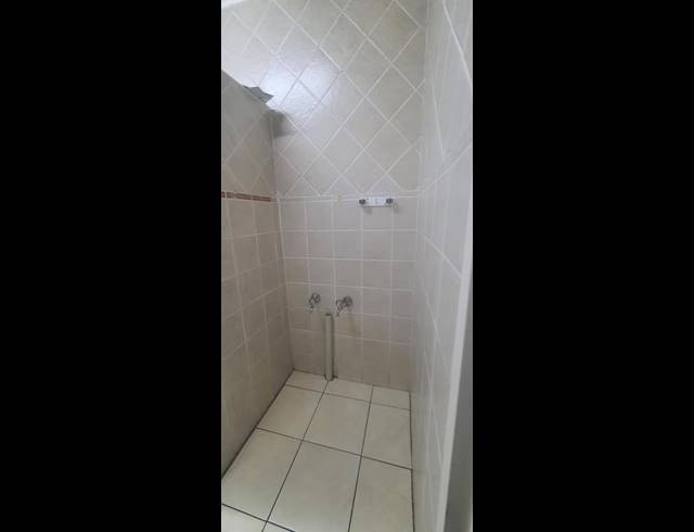 2 BEDROOM PROPERTY TO RENT IN LENNOXTON